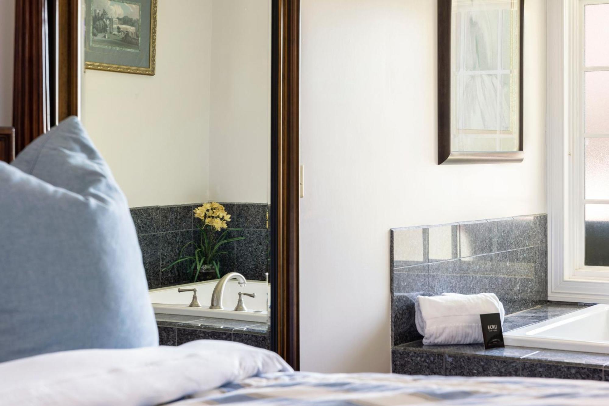 The Villa Bed And Breakfast Westerly Eksteriør bilde