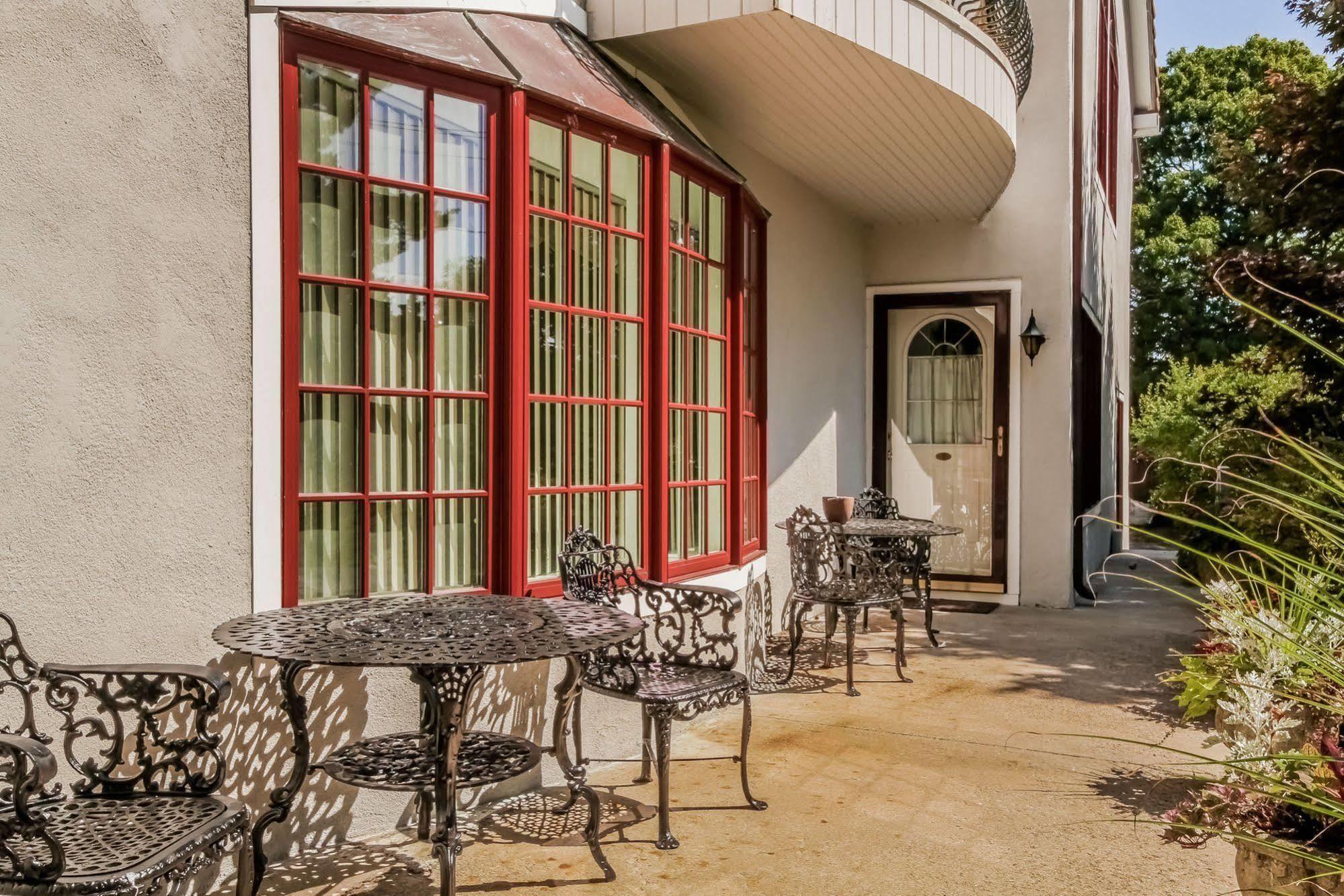 The Villa Bed And Breakfast Westerly Eksteriør bilde