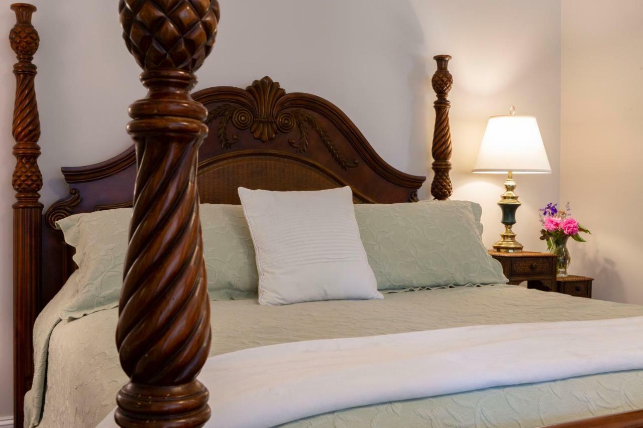 The Villa Bed And Breakfast Westerly Eksteriør bilde